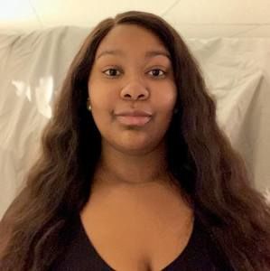 Meet your Posher, Michaela